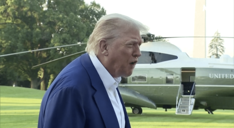 Ο θυμωμένος Τραμπ βρίζει ζωντανά στην τηλεόραση λόγω της απογοήτευσής του για την παραβίαση της εκεχειρίας από το Ισραήλ και το Ιράν